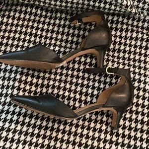 CLARKS black leather heels with ankle straps and pointed toes. Cushioned sole